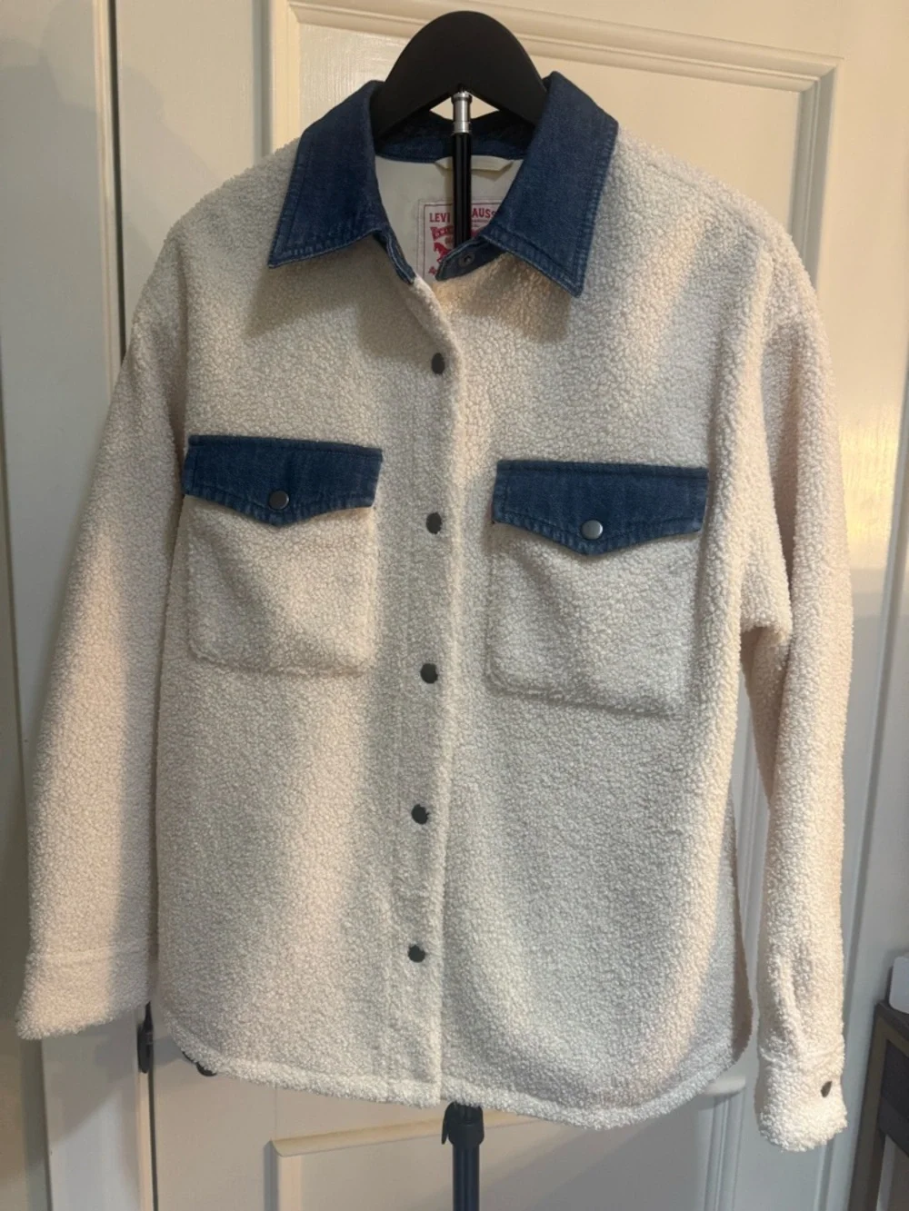 New Levi's Cream Sherpa Jacket with Blue Denim Trim - Picture 1 of 4